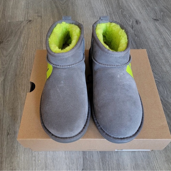 UGG Classic Ultra Mini Chopd Boot NEW!! - Picture 4 of 6